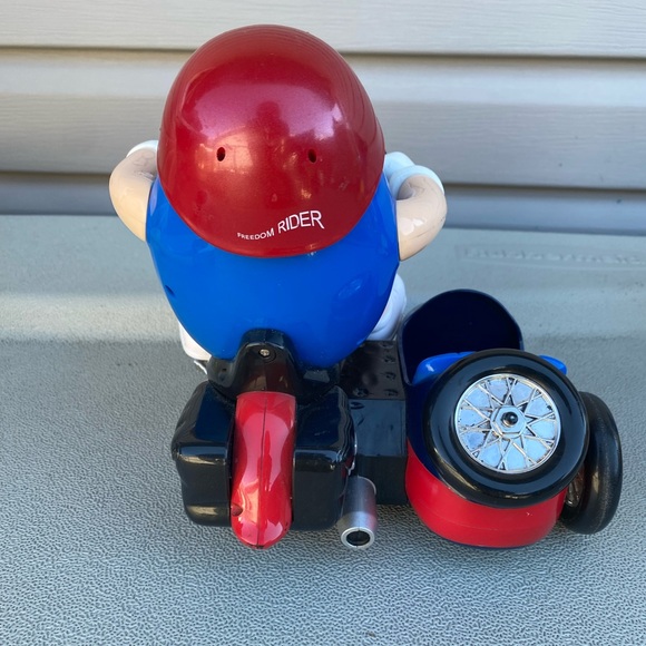 Freedom Rider M&M Red White & Blue Motorcycle Candy Dispenser. - Picture 2 of 10